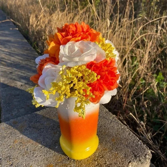 💛🧡🤍 NEW - Cute Fall - CANDY CORN - Faux Floral Accent Arrangement - Picture 10 of 15